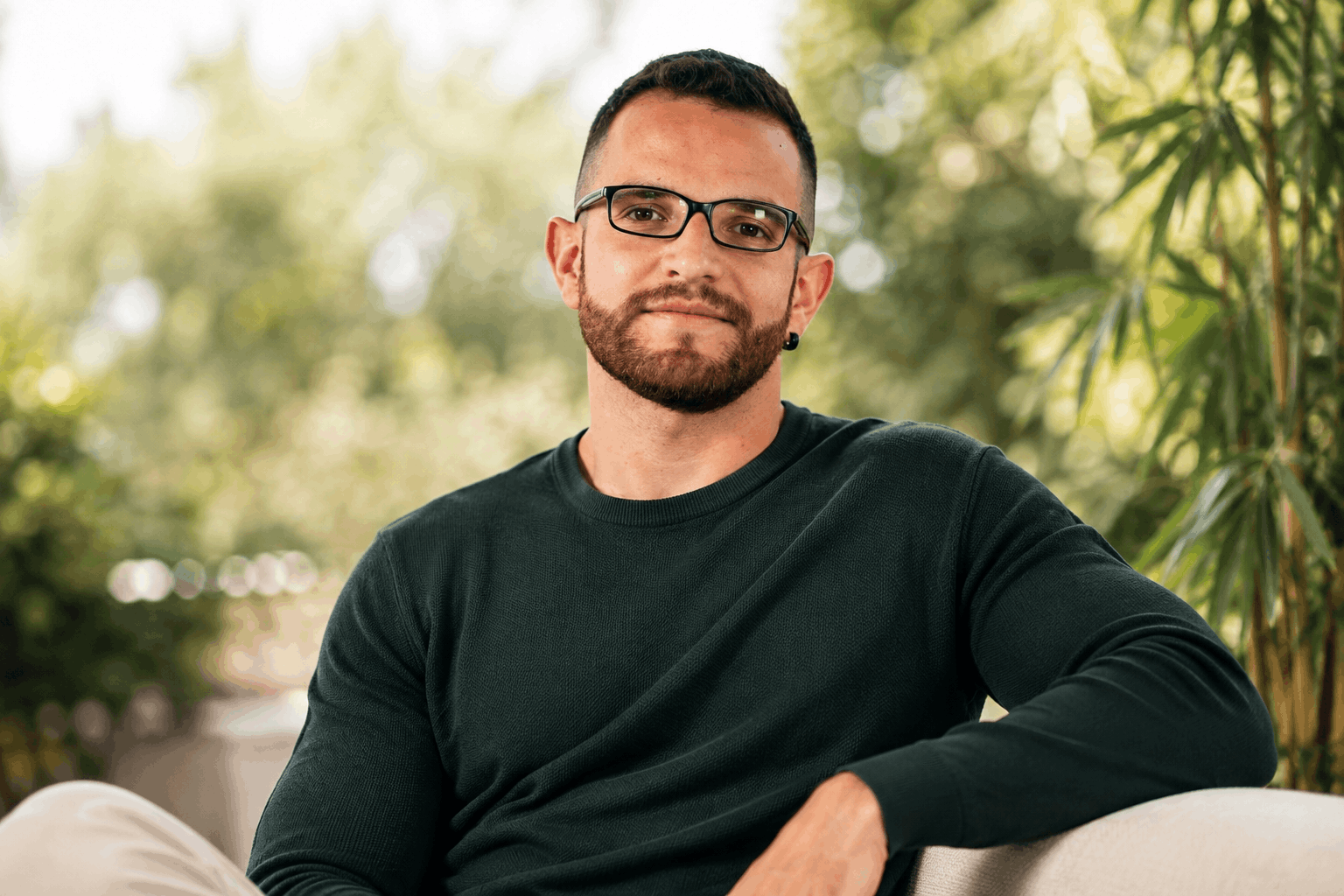 Michael Tudini in posa sorridente